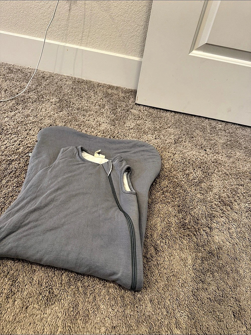 Kyte Gray Full-Zip Hoodie Like New - Picture 2 of 3